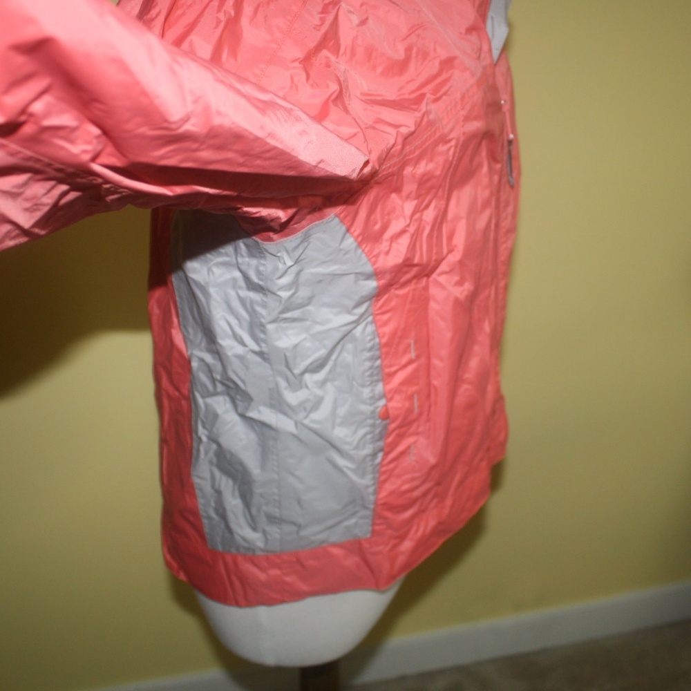 Columbia WindBreaker Shell - Picture 2 of 6